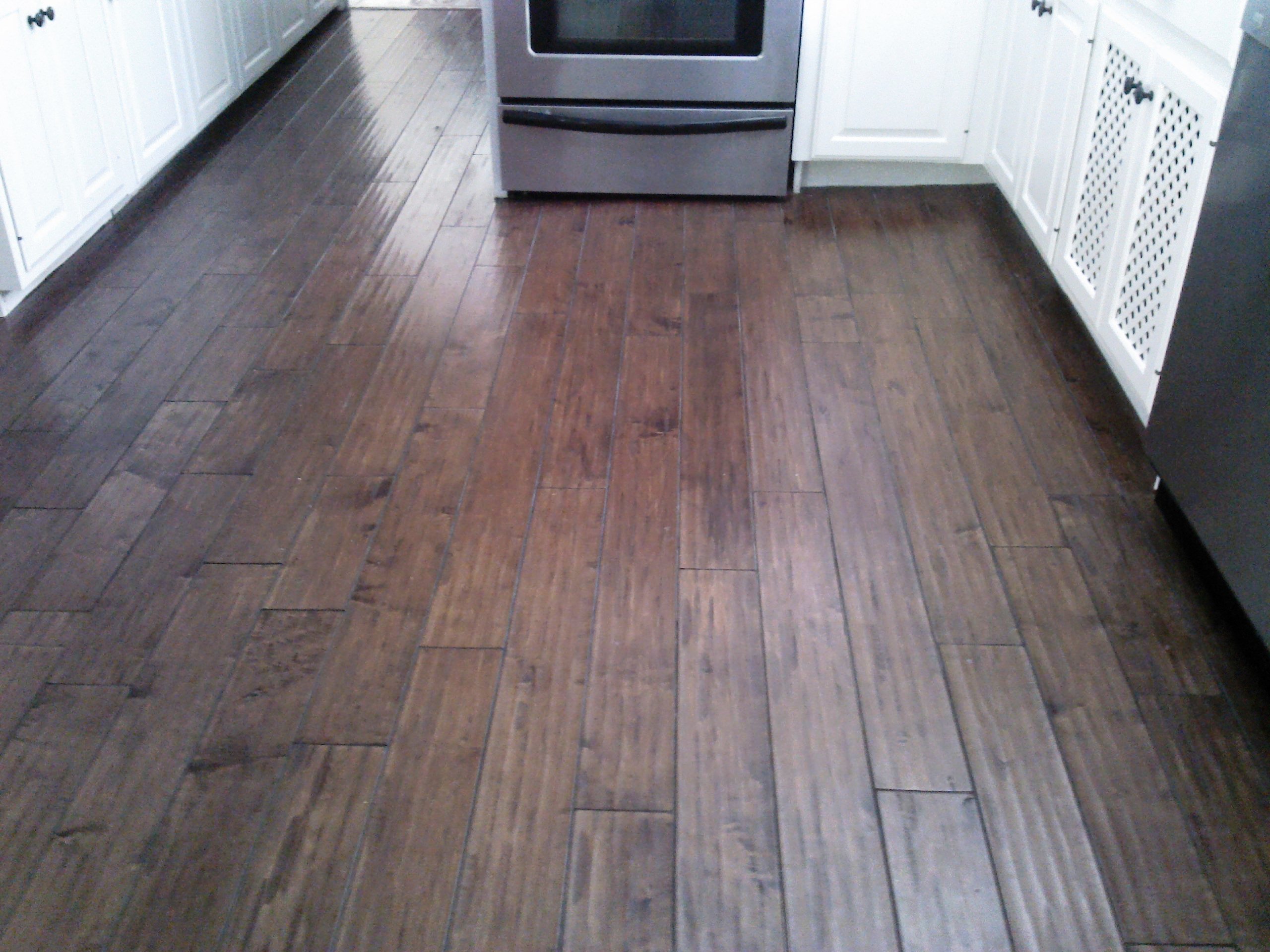 Laminate Wood Flooring In Kitchen, Laminate Wood Flooring Vs Wood Look Tile